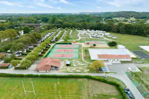 Camping Paradis Rives de L'Adour - Campingplatz aus der Vogelperspektive