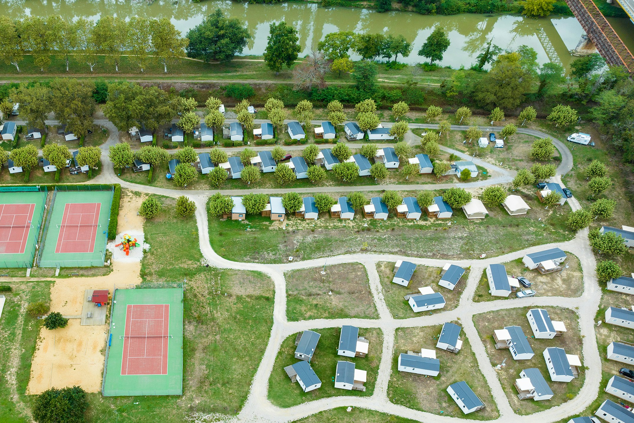 Camping Paradis Rives de L'Adour  - Luftaufnahme des Campingplatzes