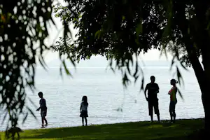 Camping Paradis Plage - Familie am See in der Nähe des Campingplatzes