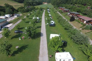 Camping Paradise Garden - Stellplatz vom Campingplatz aus der Vogelperspektive