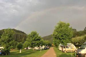 Camping Paradise Garden - Regenbogen am Campingplatz
