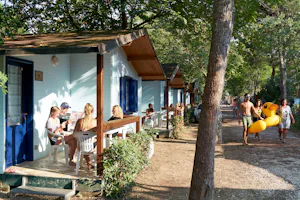 Camping Paradiso - Bungalows mit überdachten Veranden auf dem Campingplatz