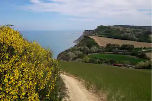 Camping Paradiso - Wanderweg am Meer in der Nähe vom Campingplatz