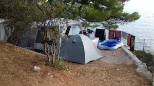 Camping Paradiso - Zeltplätze mit Blick auf das Meer