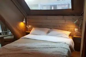 Camping Paradiso del Mare Innenansicht des Schlafzimmer des Glamping- Lodge