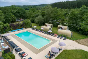 Camping Sandaya Parc La Clusure Camping Parc La Clusure - Luftaufnahme des Freibades
