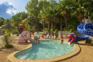 Camping Paris Roussillon - Kinderbecken im Wasserpark des Campingplatzes