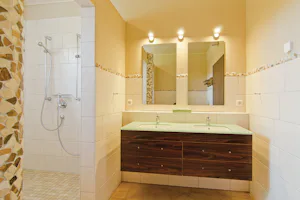 Camping-Park Lüneburger Heide - Waschhaus -BauernBad- mit 8 kostenfreien XXL-Badezimmer