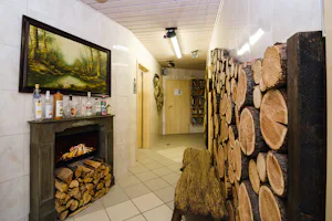 Camping-Park Lüneburger Heide - Waschhaus -WaldBad- mit Spiegeln Duschen und Toiletten