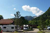 Camping-Park Oberammergau - Stellplätze mit Alpenblick auf dem Campingplatz