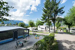 Camping-Park Steiner - Wohnmobilstellplätze und Wohnwagenstellplätze zwischen Bäumen
