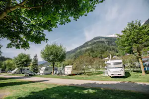 Camping Passeier Meran - Wohnmobil- und Wohnwagenstellplätze auf der Wiese