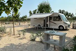 Camping Peñiscola - Standplatz mit eigenem Spülbecken