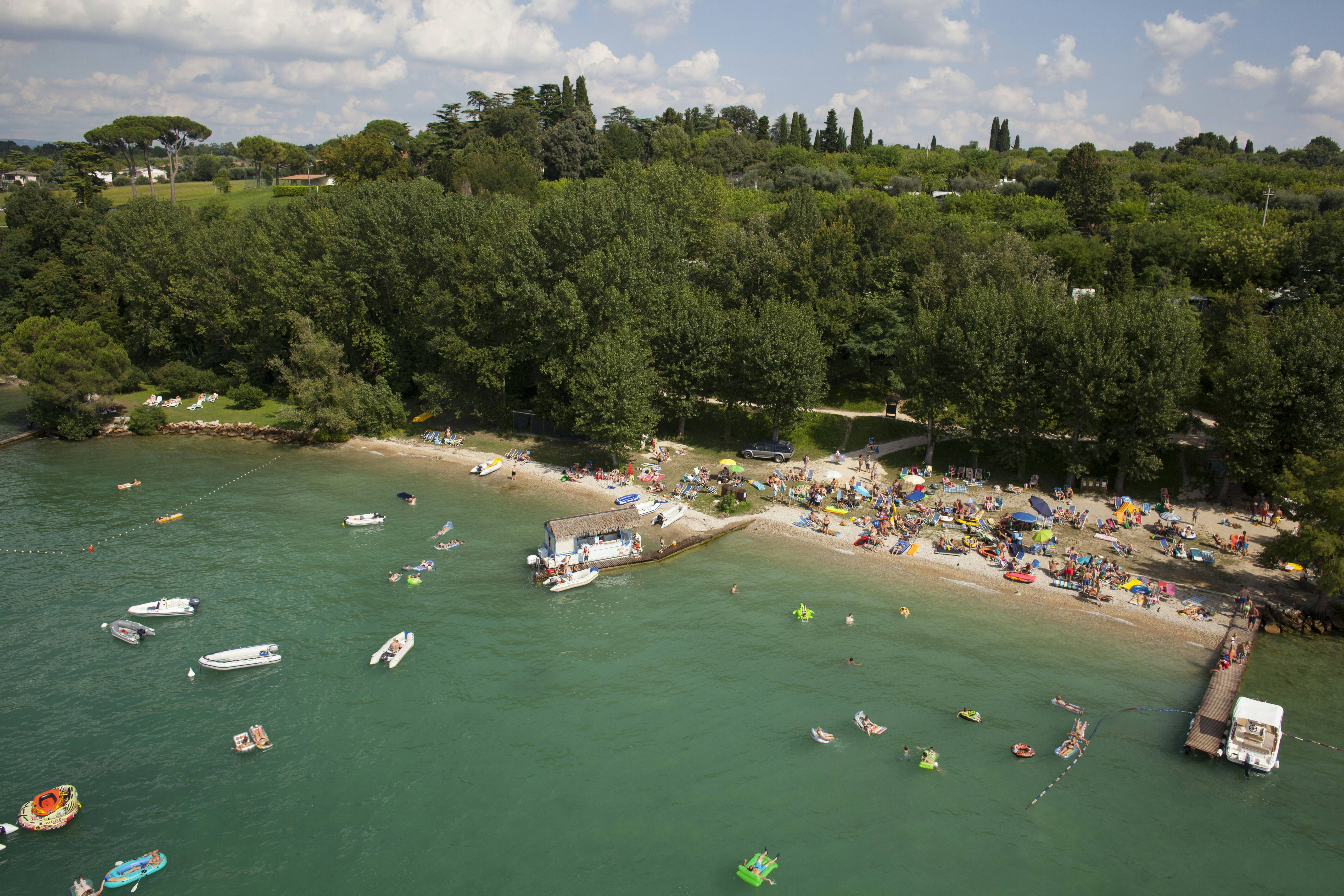 Camping Piani di Clodia  - Luftaufnahme des Badestrandes am Campingplatz