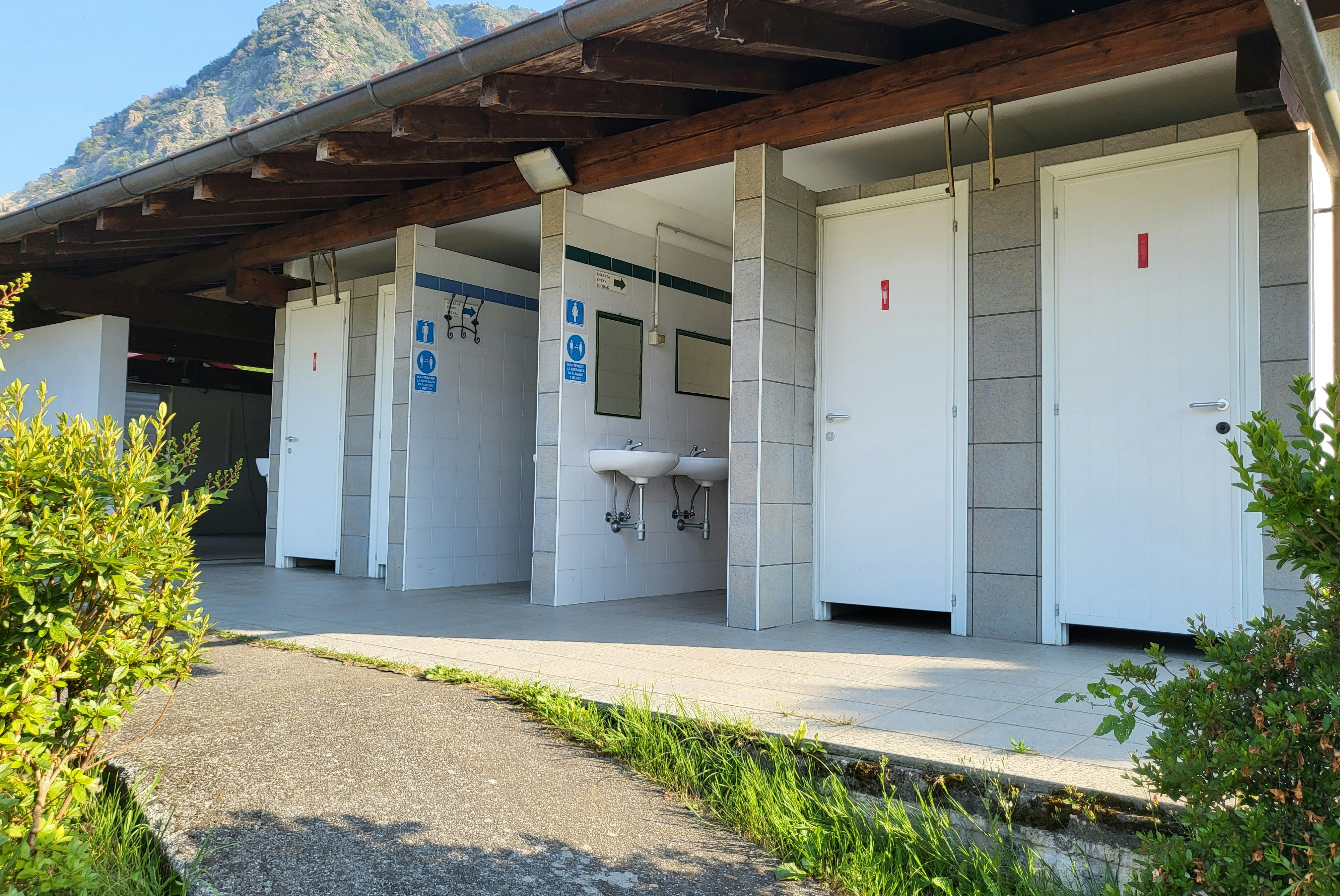 Camping Piano Grande - Sanitärgebäude auf dem Campingplatz