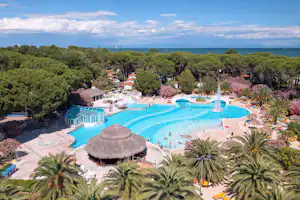 Camping Village Pino Mare - Luftaufnahme des Wasserparks