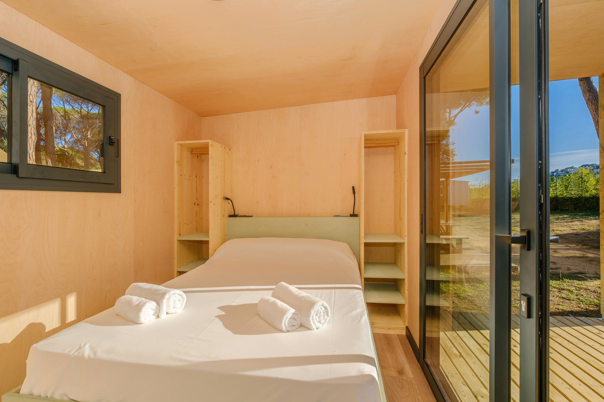 Camping Pla de la Torre  - Doppelbett in einem Mobilheim