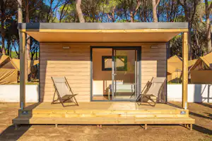 Camping Pla de la Torre - Mobilheim mit Terrasse auf dem Campingplatz