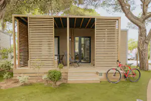 Camping Playa Brava - Mobilheim mit Terrasse auf dem Campingplatz