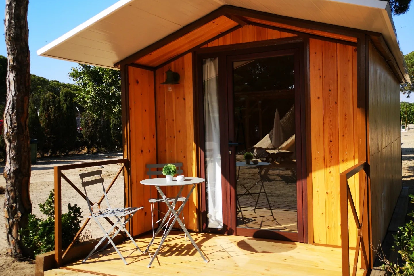 Camping Playa Mazagón  - Mobilheim mit Terrasse auf dem Campingplatz