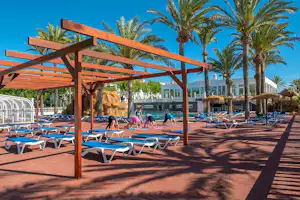Camping Playa Tropicana - Fitness Animation am Pool vom Campingplatz