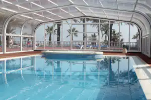 Camping Playa Tropicana - Indoor Pool vom Campingplatz