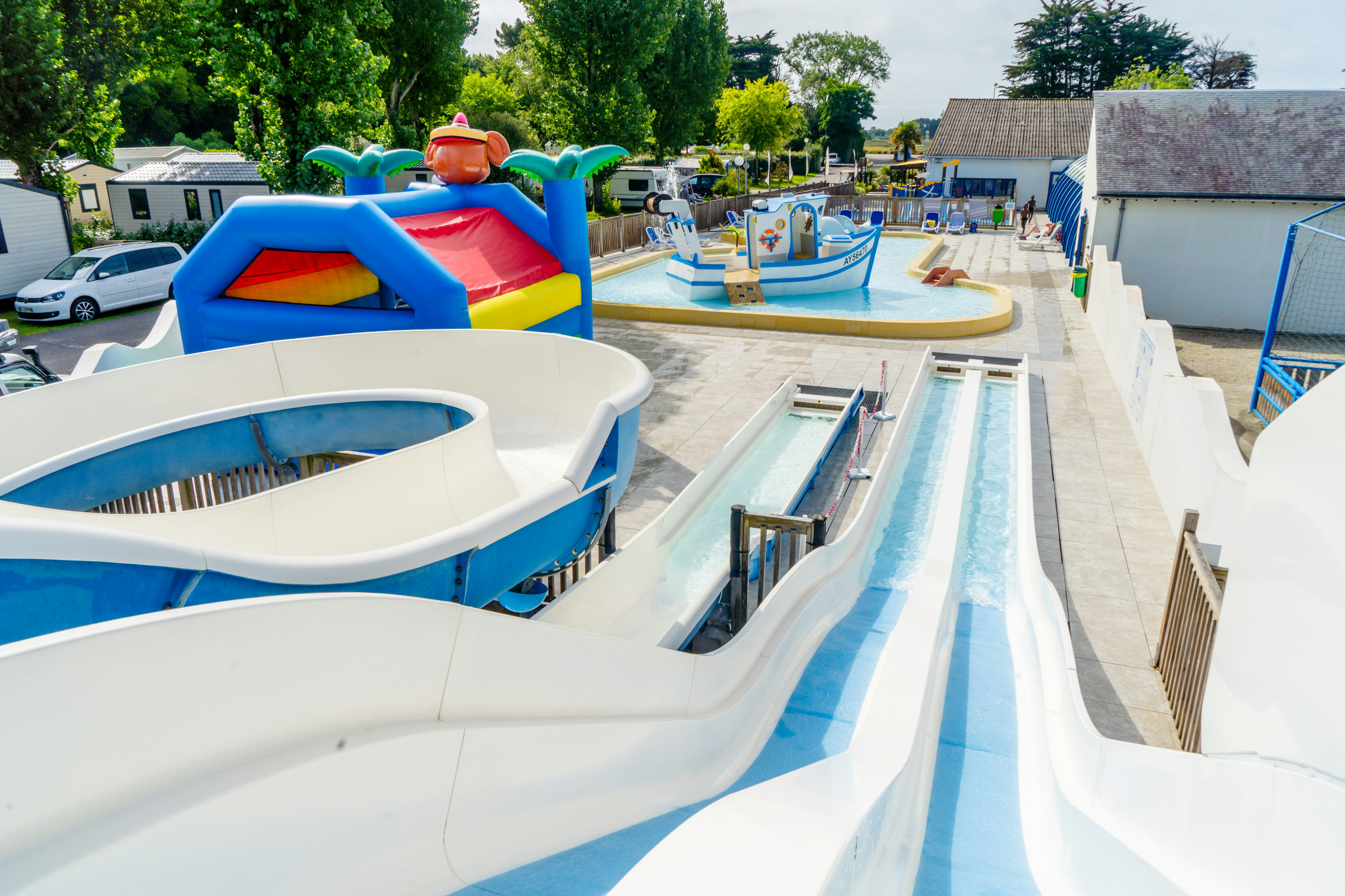 Camping APV - Plijadur  Camping Plijadur  - Rutschen im Wasserpark des Campingplatzes