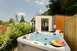 Camping Plitvice - Mobilheim mit Terrasse auf dem Campingplatz
