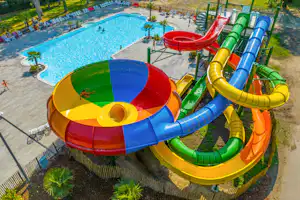 Camping Ponderosa - Rutschen im Wasserpark des Campingplatzes