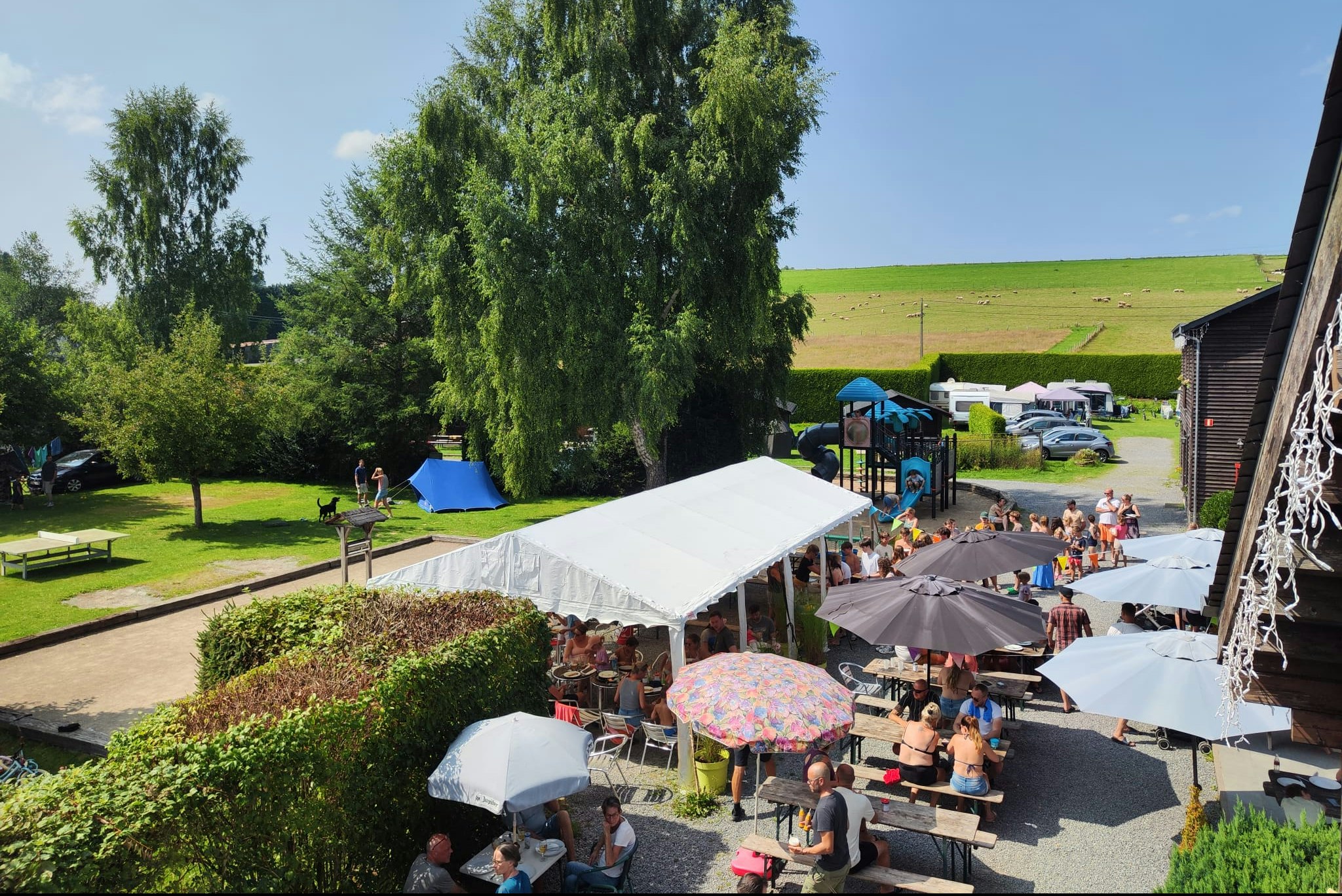 Camping Pont de Berguème - Restaurant mit Terrasse auf dem Campingplatz