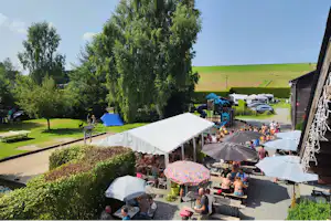 Camping Pont de Berguème - Restaurant mit Terrasse auf dem Campingplatz