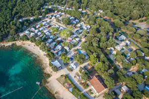 Camping Porto Sole - Luftaufnahme auf den CAmpingplatz und das Mittelmeer