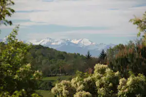 Camping Pré Fixe - Blick auf die Wälder und Berge in der Umgebung des Campingplatzes