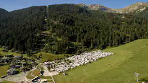 Camping Pradafenz - Campingplatz aus der Vogelperspektive