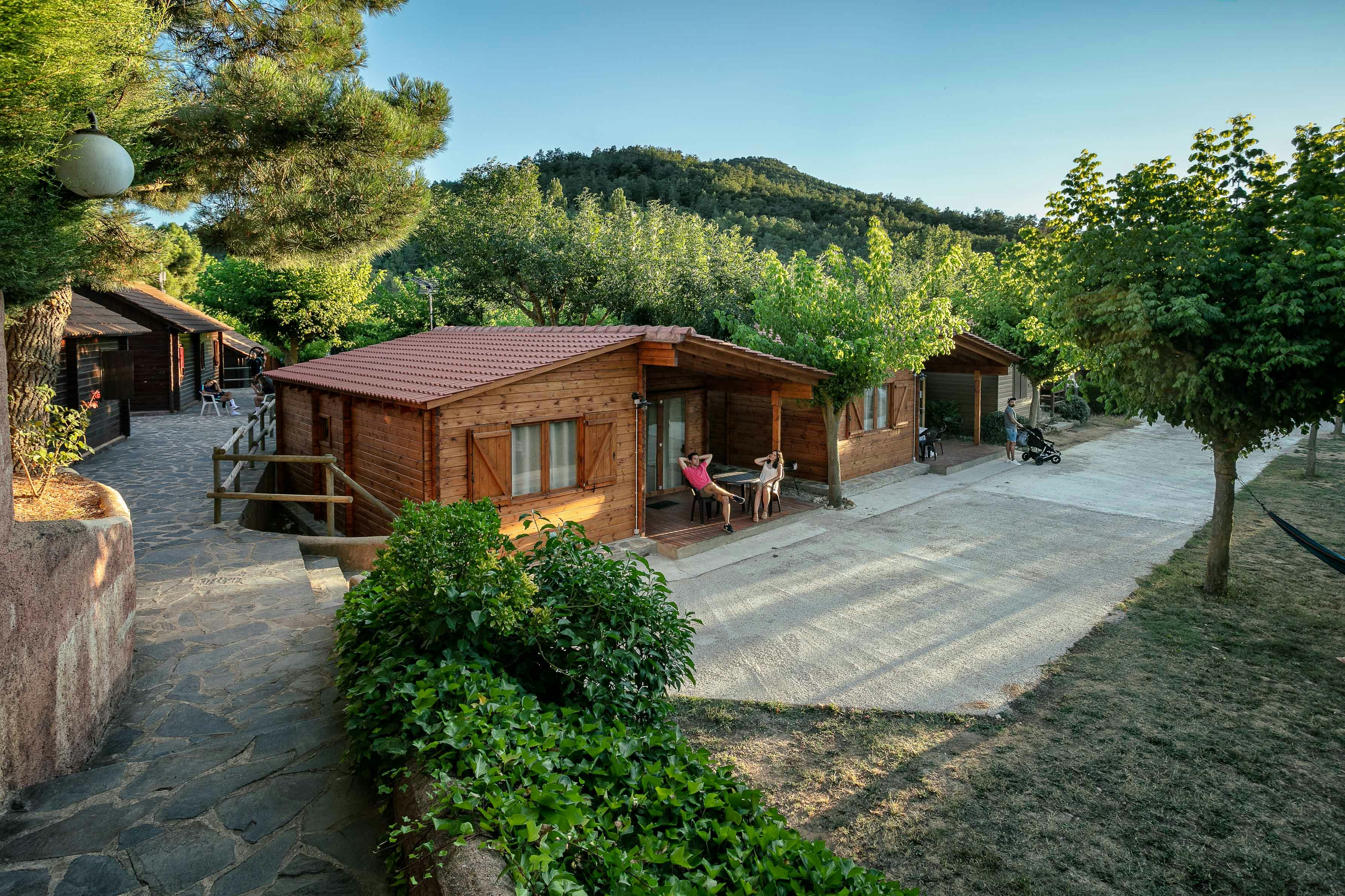 Camping Prades Park Holzhütten Mietunterkünfte auf dem Campingplatz