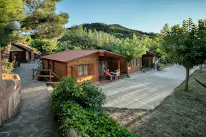 Camping Prades Park Holzhütten Mietunterkünfte auf dem Campingplatz