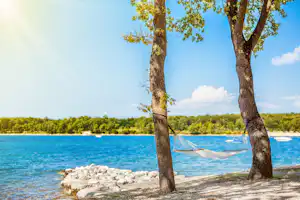 Camping Puntica - Hängematte am Strand