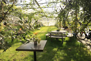 Camping Puur Berkshire - Blick auf das Gewächshaus des Campingplatzes