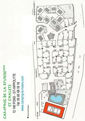 Campingplatz-Grundriss mit Stellplätzen, Wegen und Gebäuden, inklusive Poolbereich und markiertem Wohnwagen- oder Zeltbereich.