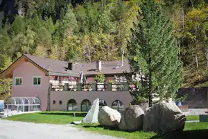 Camping Rania - Hauptgebäude des Campingplatzes