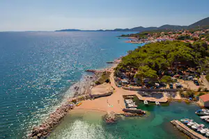 Rapoća Camping Village Camping Rapoča - Blick auf den Campingplatz am Strand