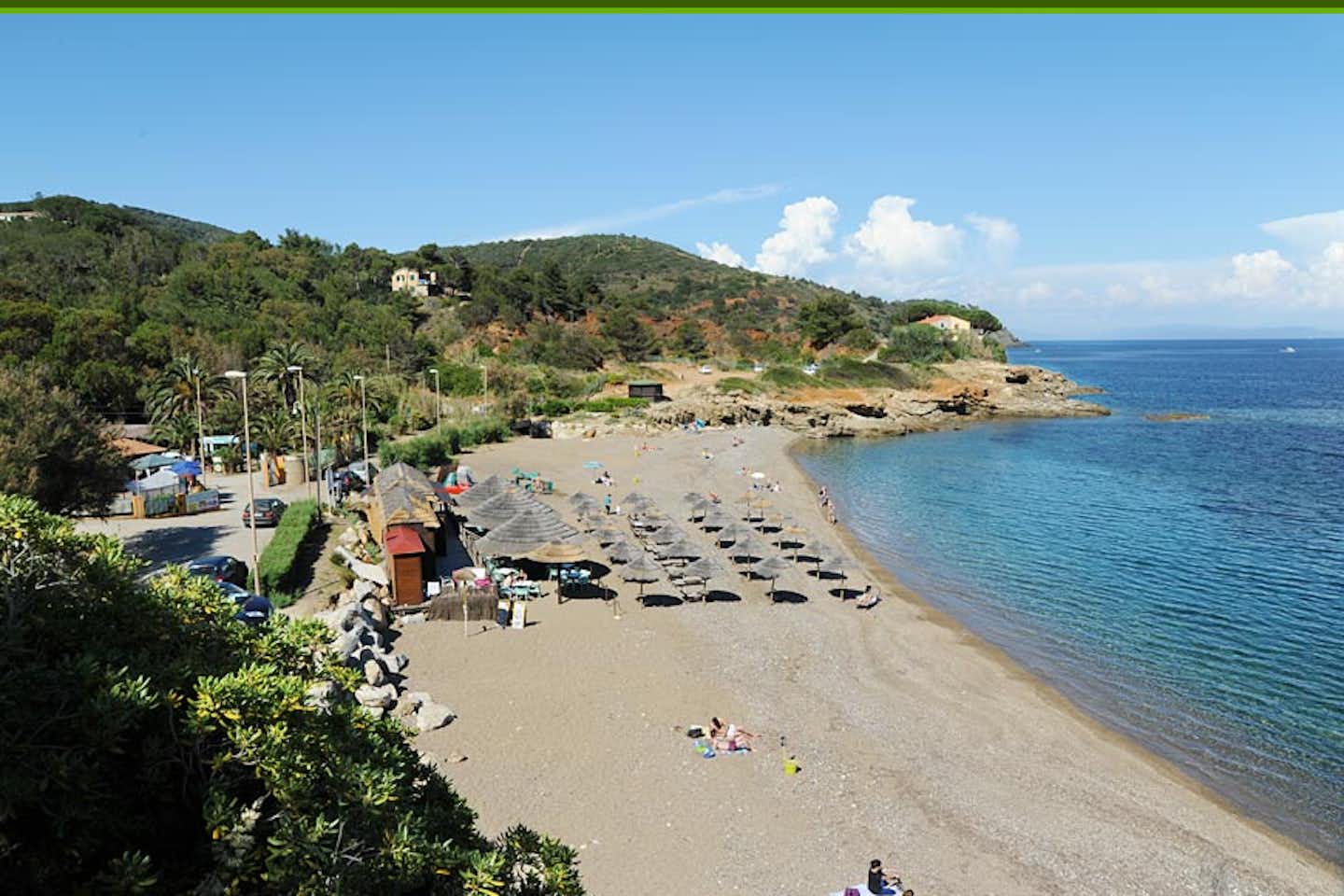 Camping Reale - Blick auf den Strand vor dem Campingplatz und das Mittelmeer