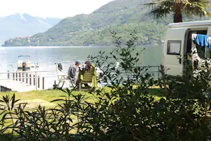 Camping Residence Campagna - Stellplätze am See