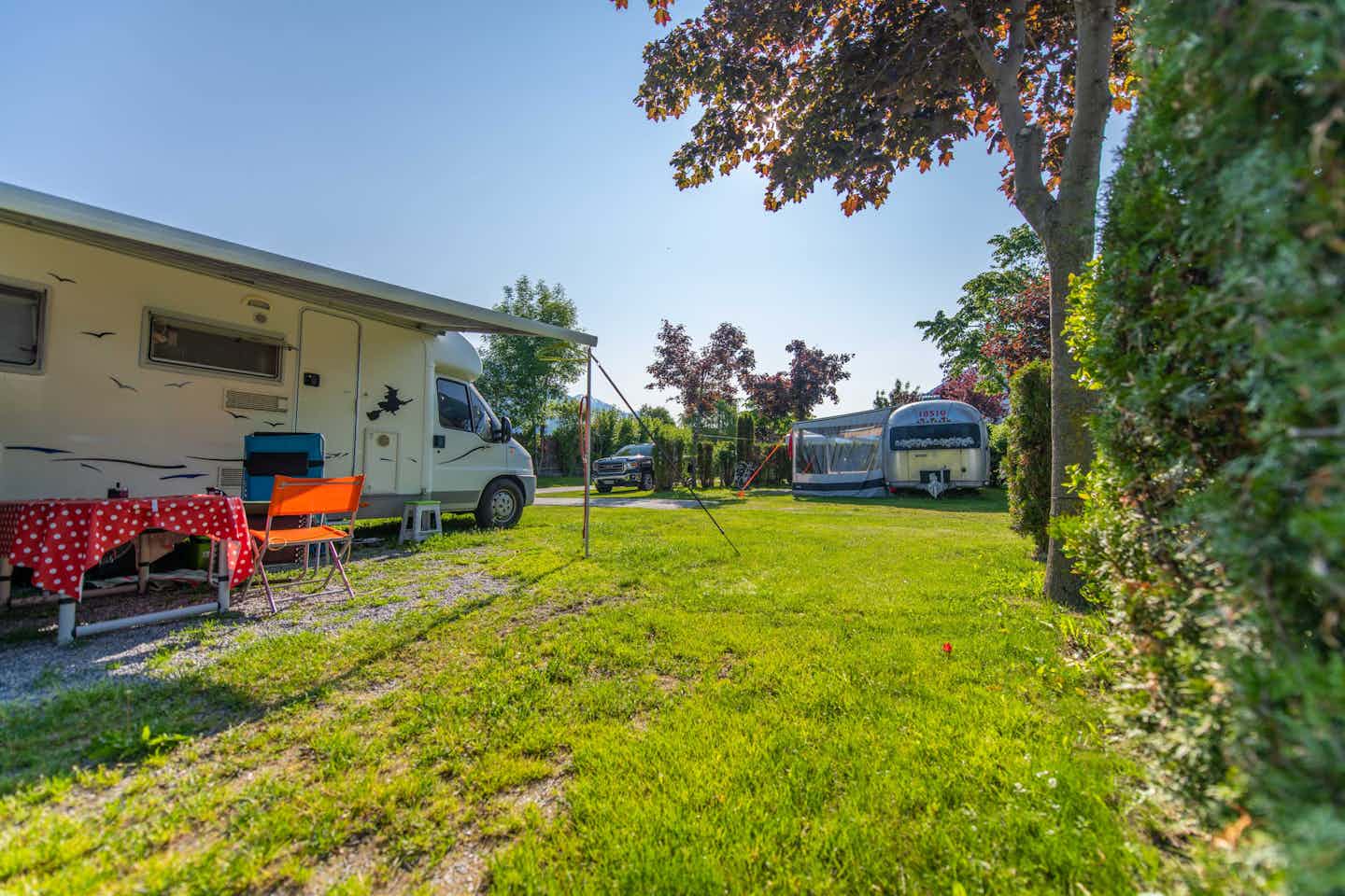 Camping Residence Sägemühle - Wohnmobil- und Wohnwagenstandplätze auf der Wiese