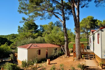 Camping Résidentiel la Pinède