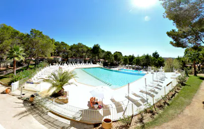 Camping Résidentiel la Pinède