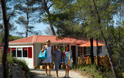 Camping Résidentiel la Pinède