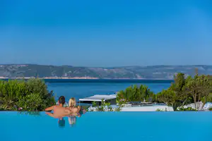 Camping Resort Krk - Pool mit Blick auf die Adria