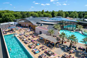 Camping La Rive - Ciela Village - Luftaufnahme des Wasserparks auf dem Campingplatz