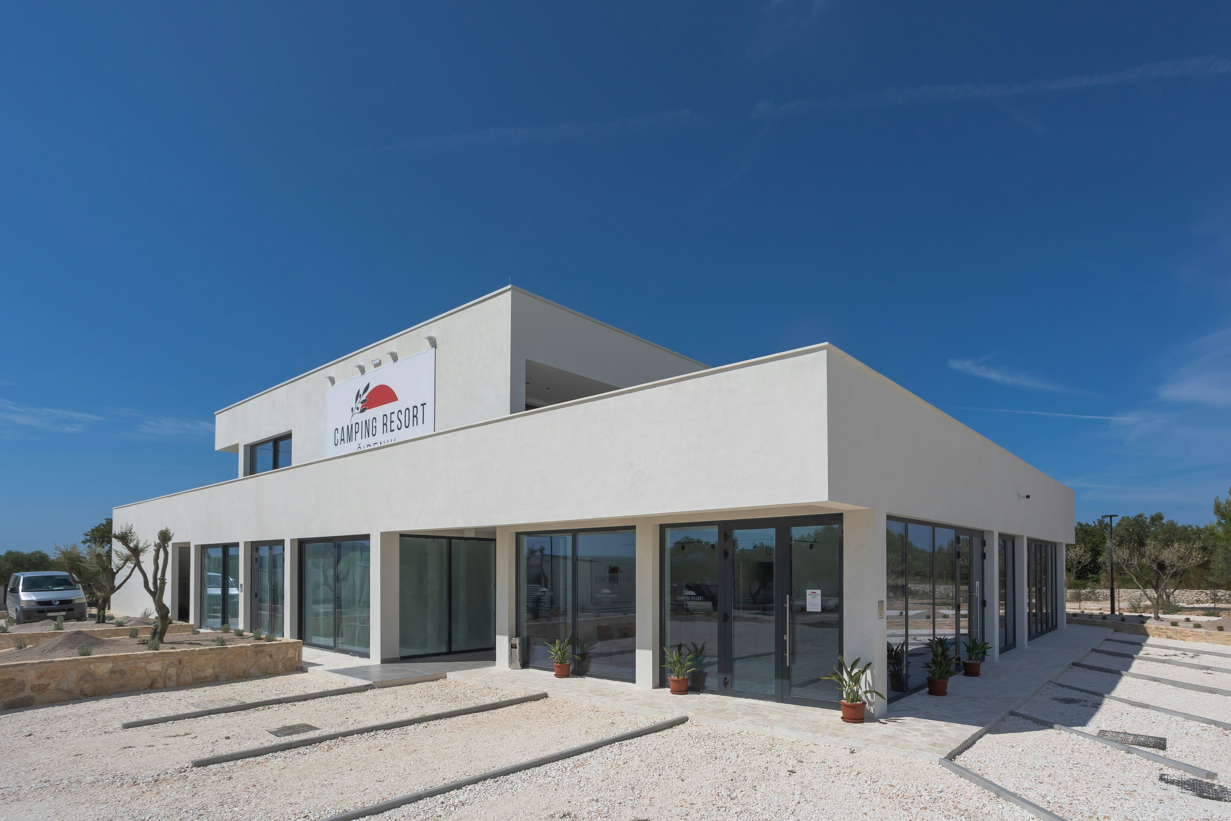 Camping Resort Šibenik - Hauptgebäude des Campingplatzes
